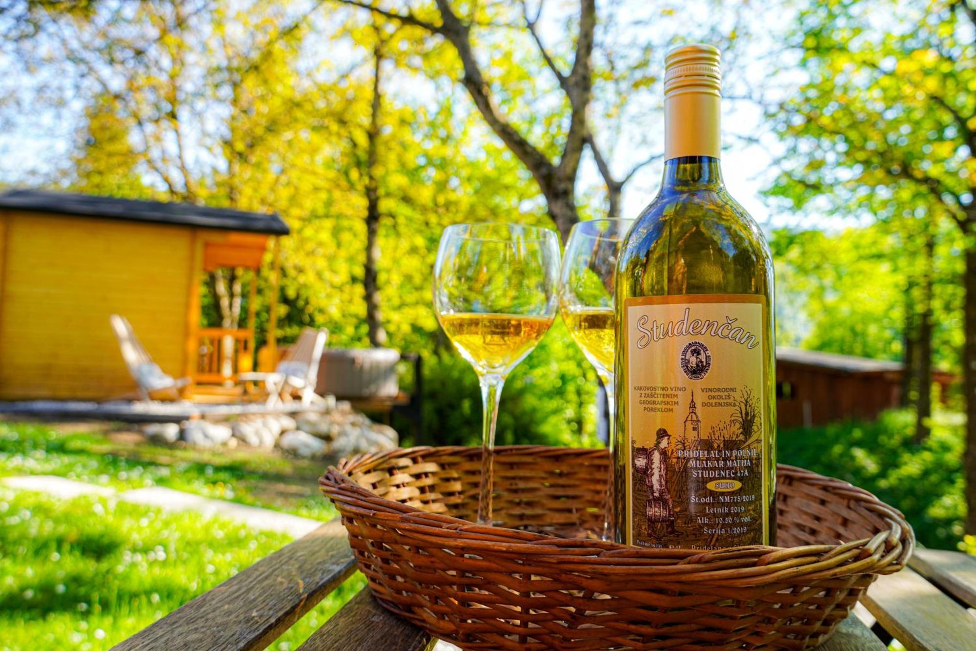 Resort Pod Orehi - Bled - Apartma & Glamping & Savna 外观 照片