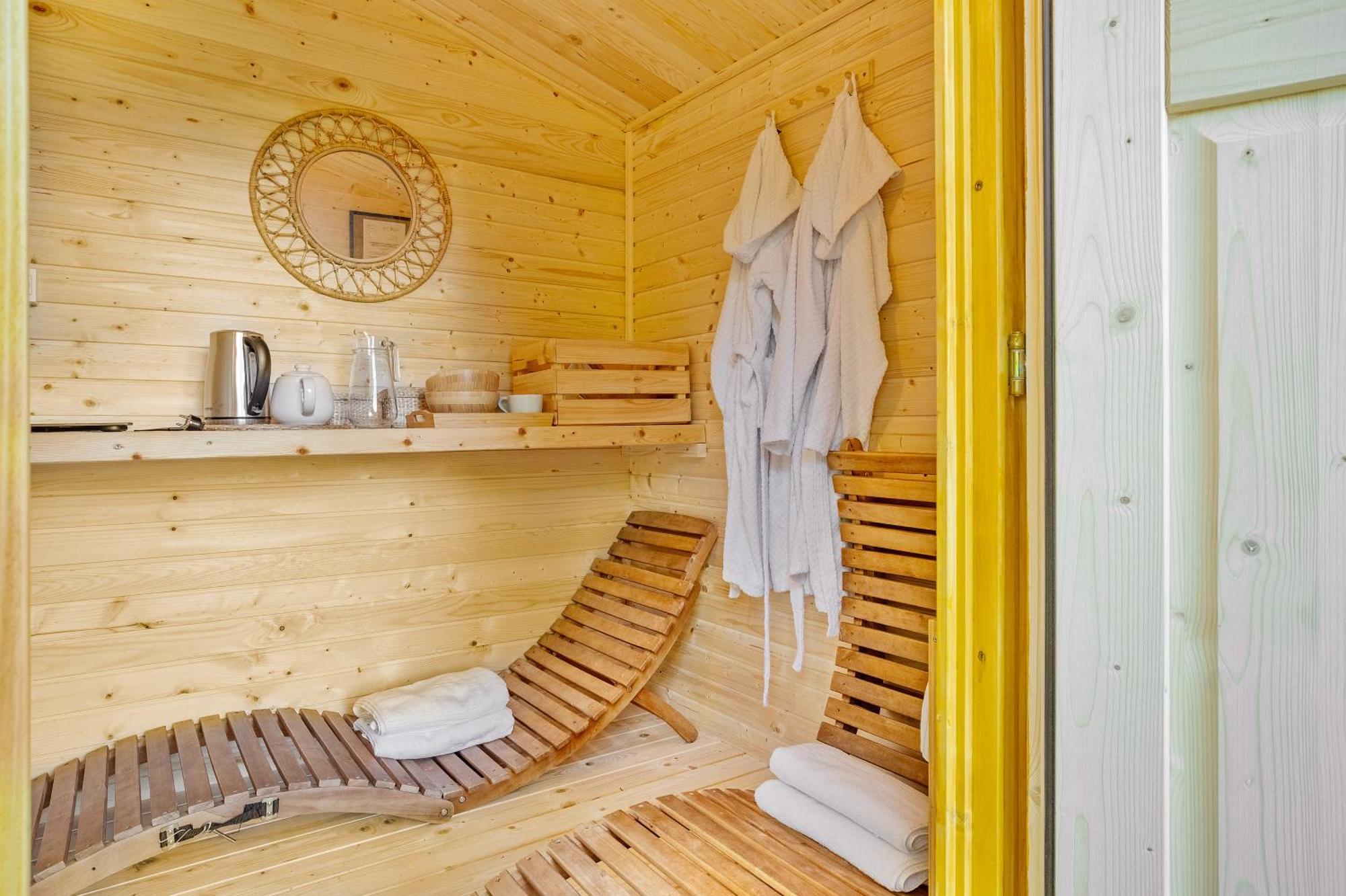 Resort Pod Orehi - Bled - Apartma & Glamping & Savna 外观 照片