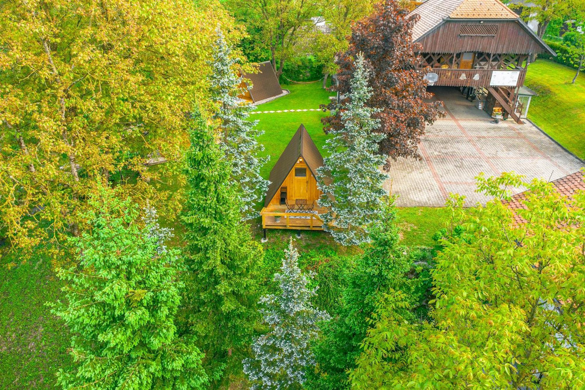Resort Pod Orehi - Bled - Apartma & Glamping & Savna 外观 照片